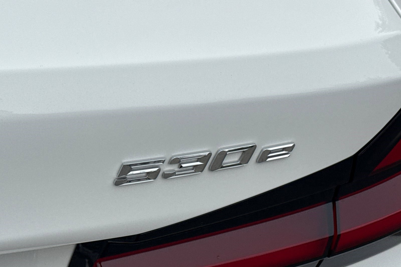 Certified 2023 BMW 530e xDrive w/ M Sport Package image 37