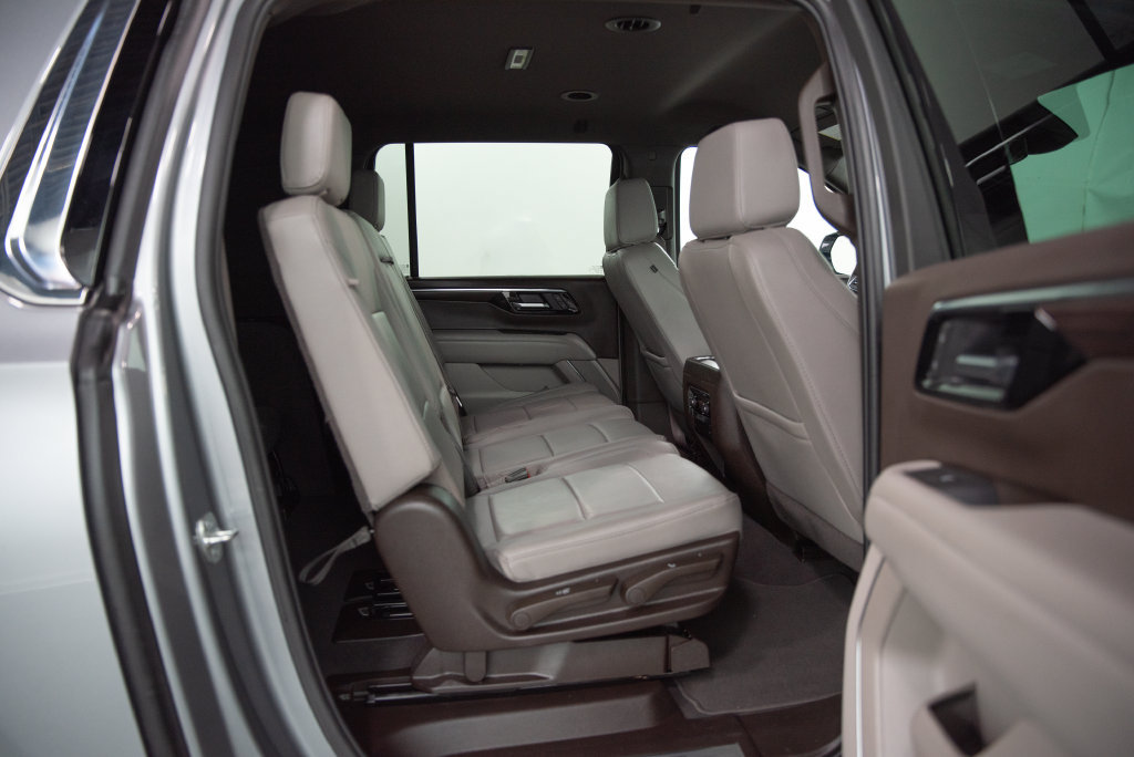 Used 2026 Chevrolet Suburban LT AWD/4WD image 20