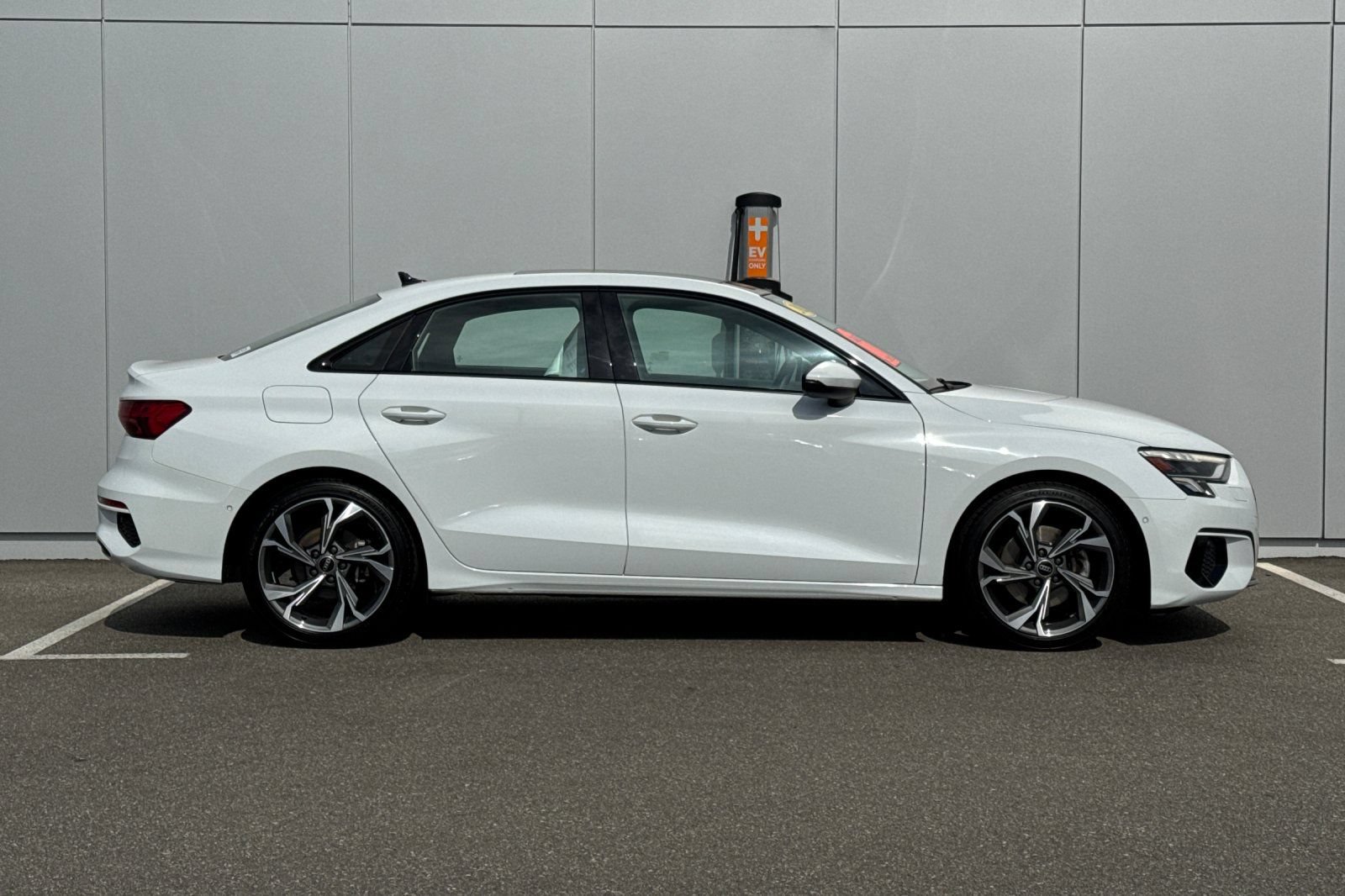 Used 2023 Audi A3 2.0T Premium Plus w/ Premium Plus Package FWD image 6