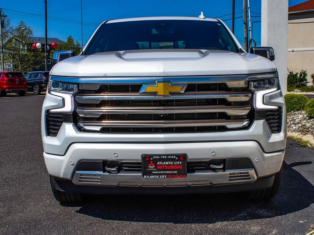 Used 2022 Chevrolet Silverado 1500 High Country w/ High Country Premium Package AWD/4WD image 2