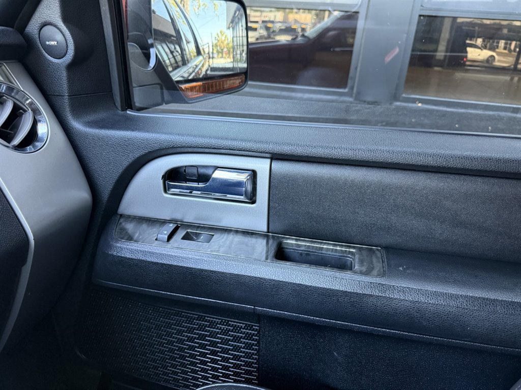 Used 2016 Ford Expedition Limited w/ Equipment Group 301A RWD image 31