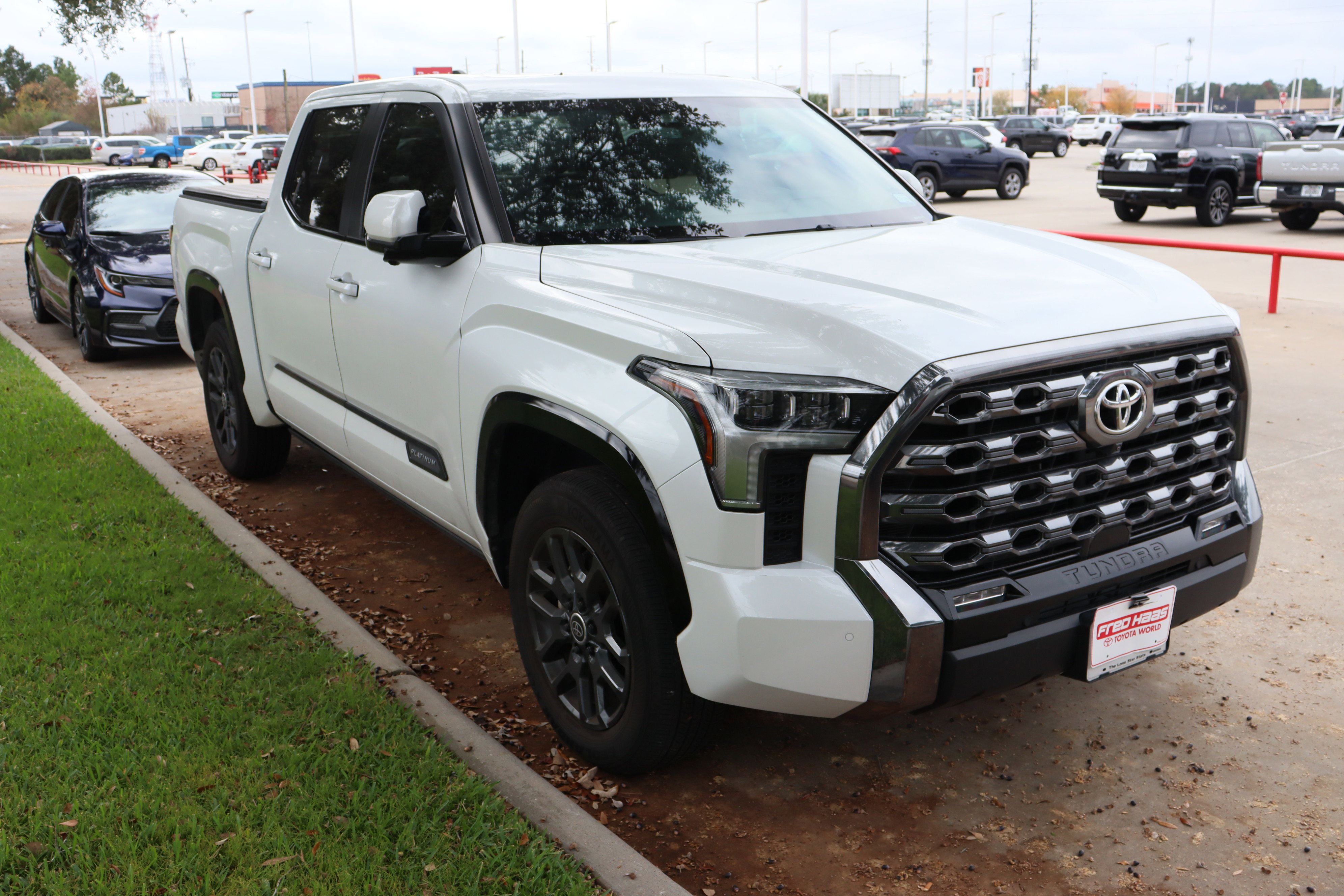 Used 2024 Toyota Tundra Platinum image 2