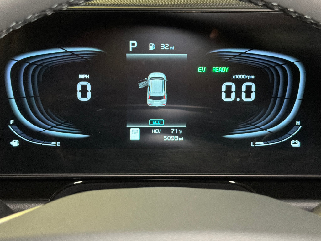 Certified 2024 Kia Niro EX w/ EX Cold Weather Package FWD image 27