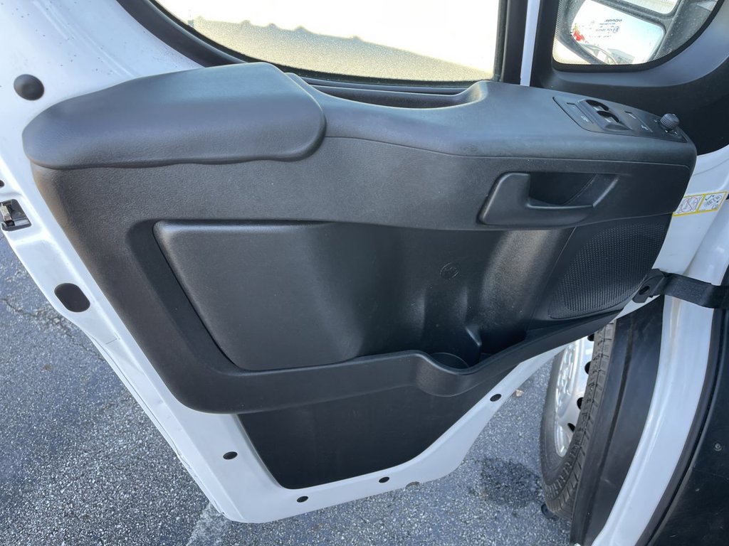 Used 2025 RAM ProMaster 2500 w/ Convenience Group FWD image 3