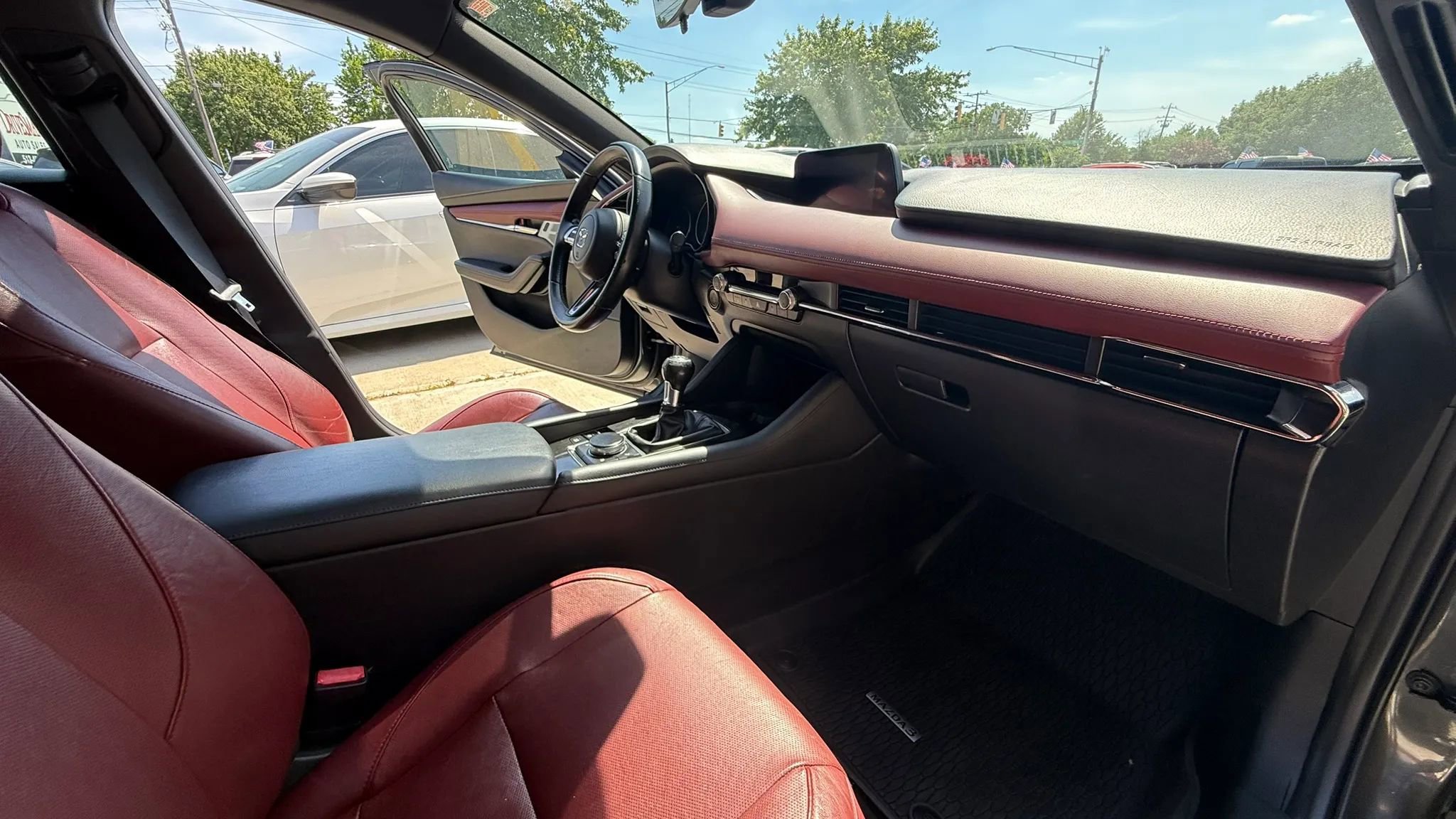 Used 2022 MAZDA MAZDA3 s FWD image 13
