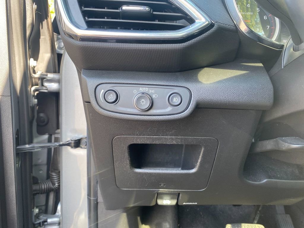 Used 2023 Chevrolet TrailBlazer LT w/ Sun and Liftgate Package image 14