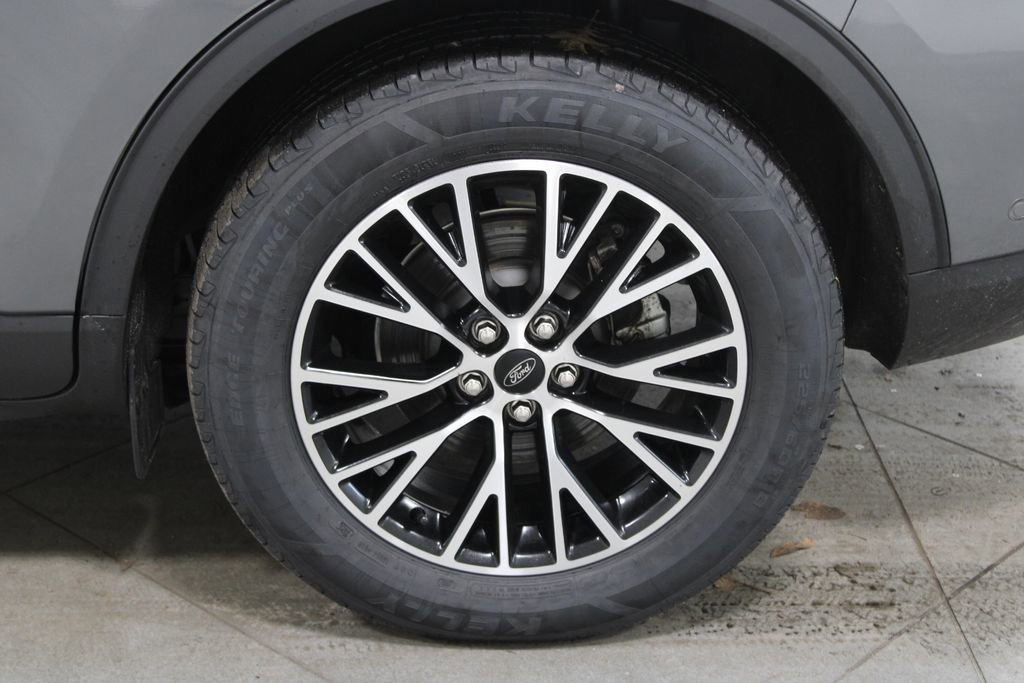 Used 2023 Ford Escape SE w/ PHEV Premium Package image 17