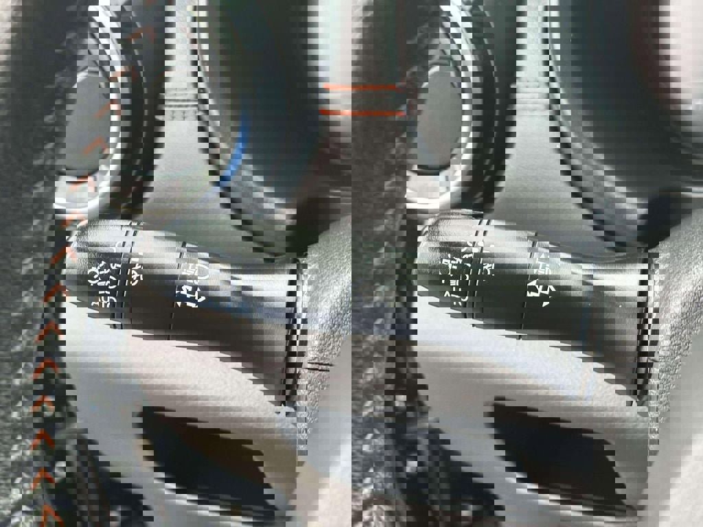 Certified 2024 Nissan Kicks SR image 18