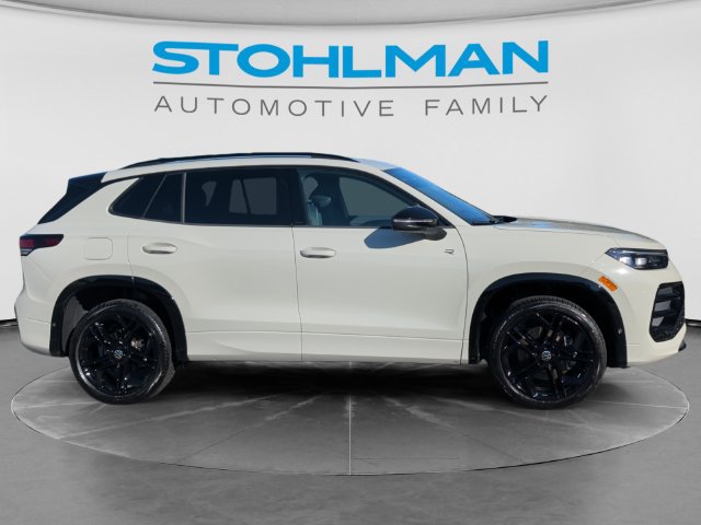 Used 2026 Volkswagen Tiguan SE R-Line AWD/4WD image 4