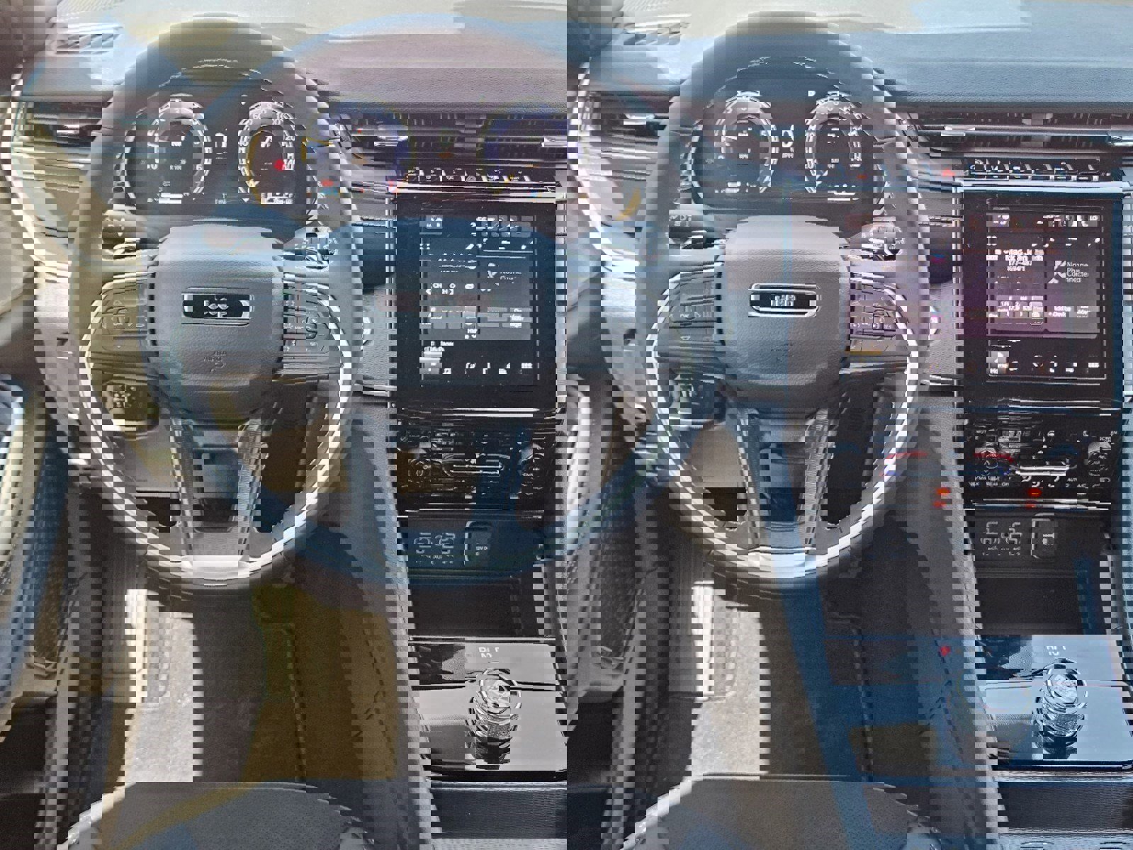 New 2025 Jeep Grand Cherokee Altitude image 28