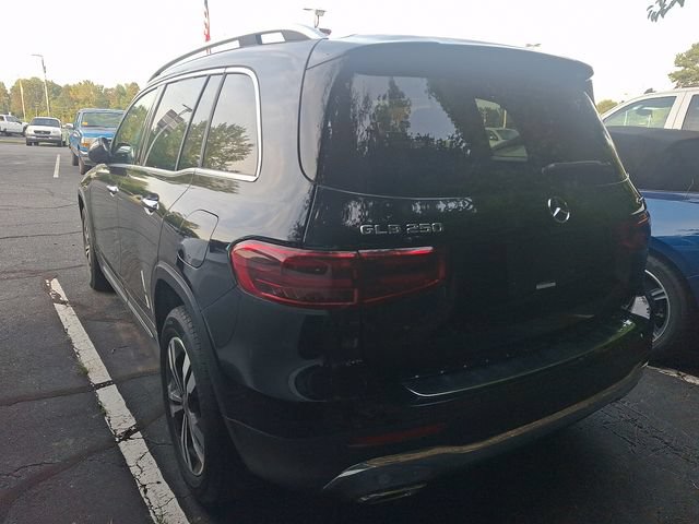 Used 2025 Mercedes-Benz GLB 250 4MATIC image 8