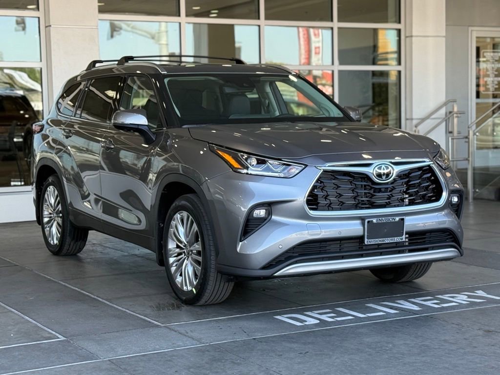 New 2026 Toyota Highlander Platinum image 6