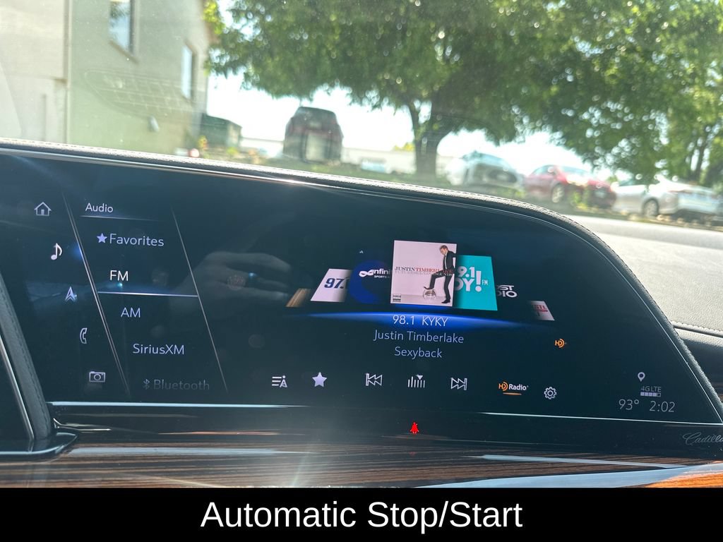 Used 2022 Cadillac Escalade Luxury AWD/4WD image 16
