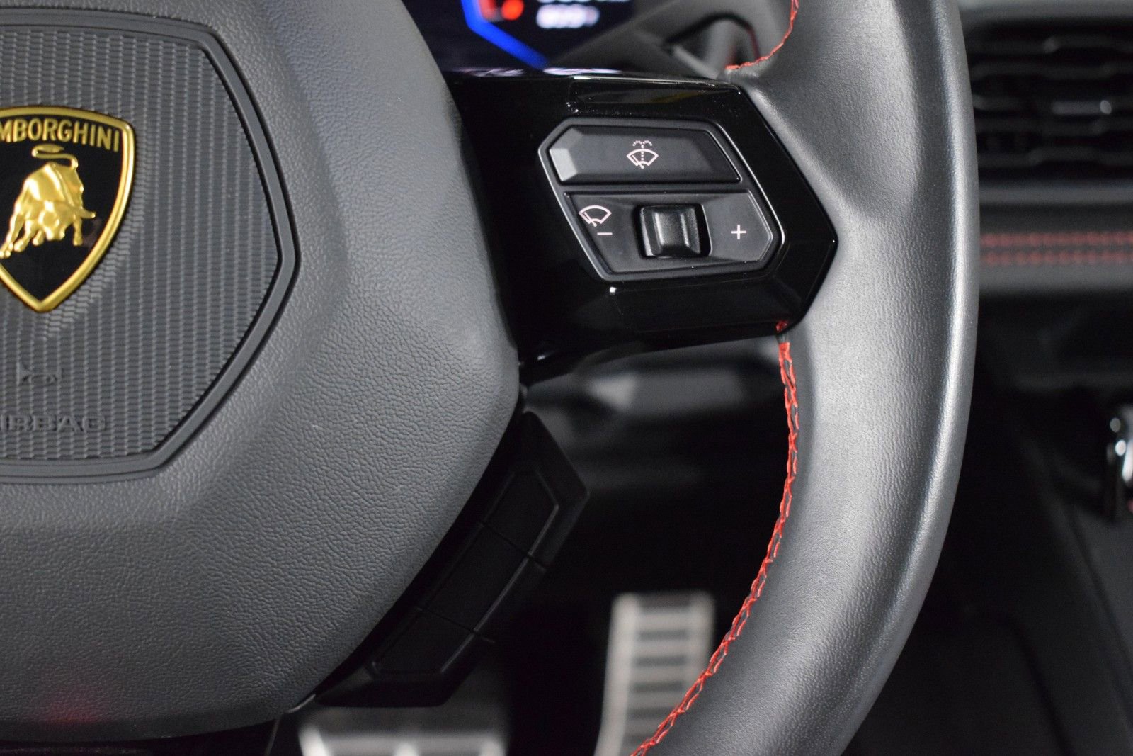 Used 2023 Lamborghini Huracan EVO image 27