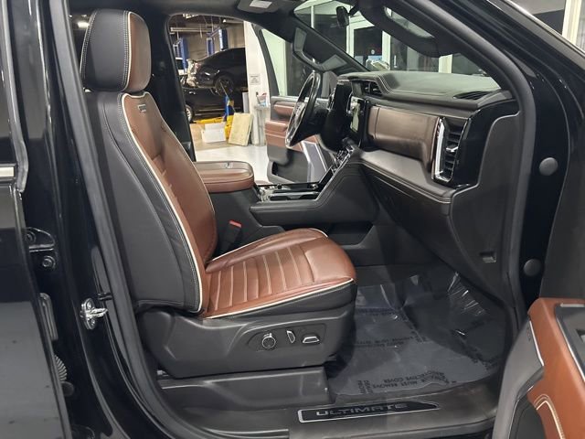 Used 2024 GMC Sierra 3500 Denali Ultimate image 40