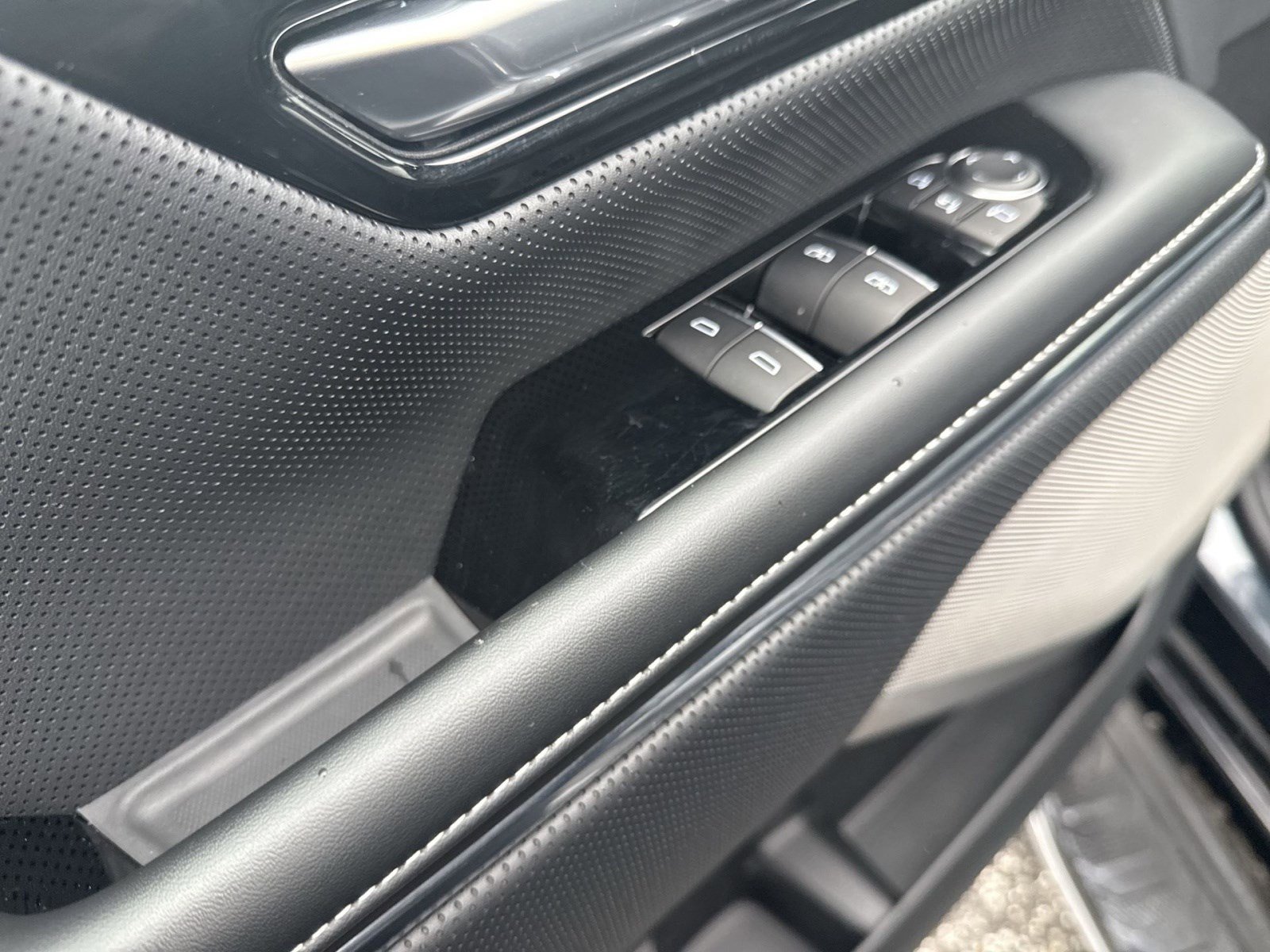 Used 2025 GMC Sierra EV Denali image 14