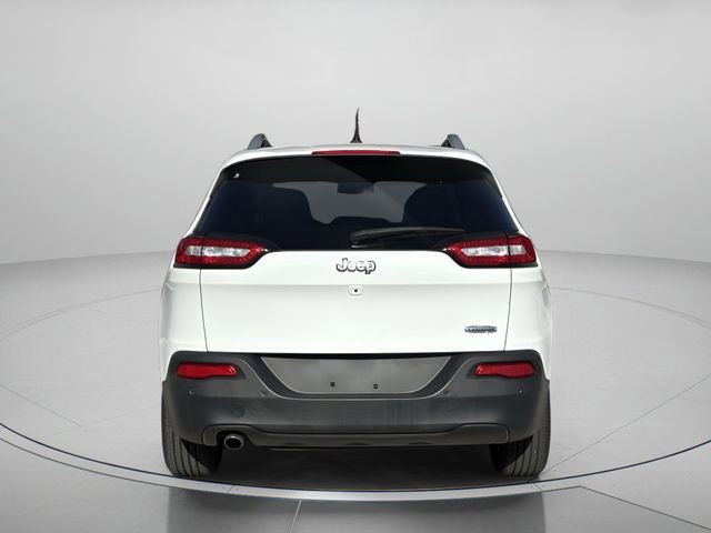 Used 2018 Jeep Cherokee Latitude w/ Safety Group image 4