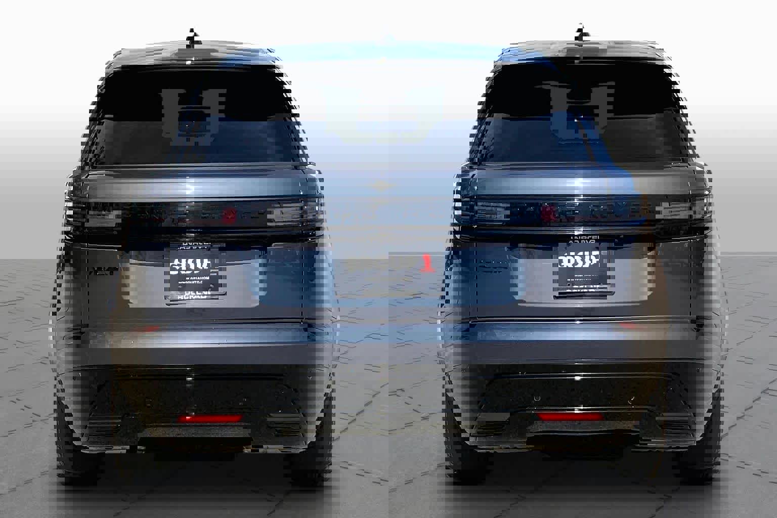 Used 2026 Land Rover Range Rover Velar Dynamic SE image 5