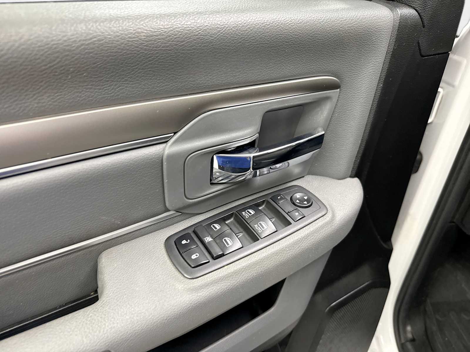 Used 2019 RAM 1500 Classic Warlock RWD image 15