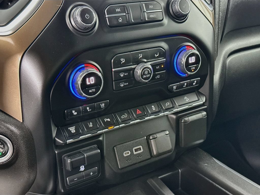 Used 2022 Chevrolet Silverado 3500 High Country w/ Z71 Off-Road Package AWD/4WD image 18