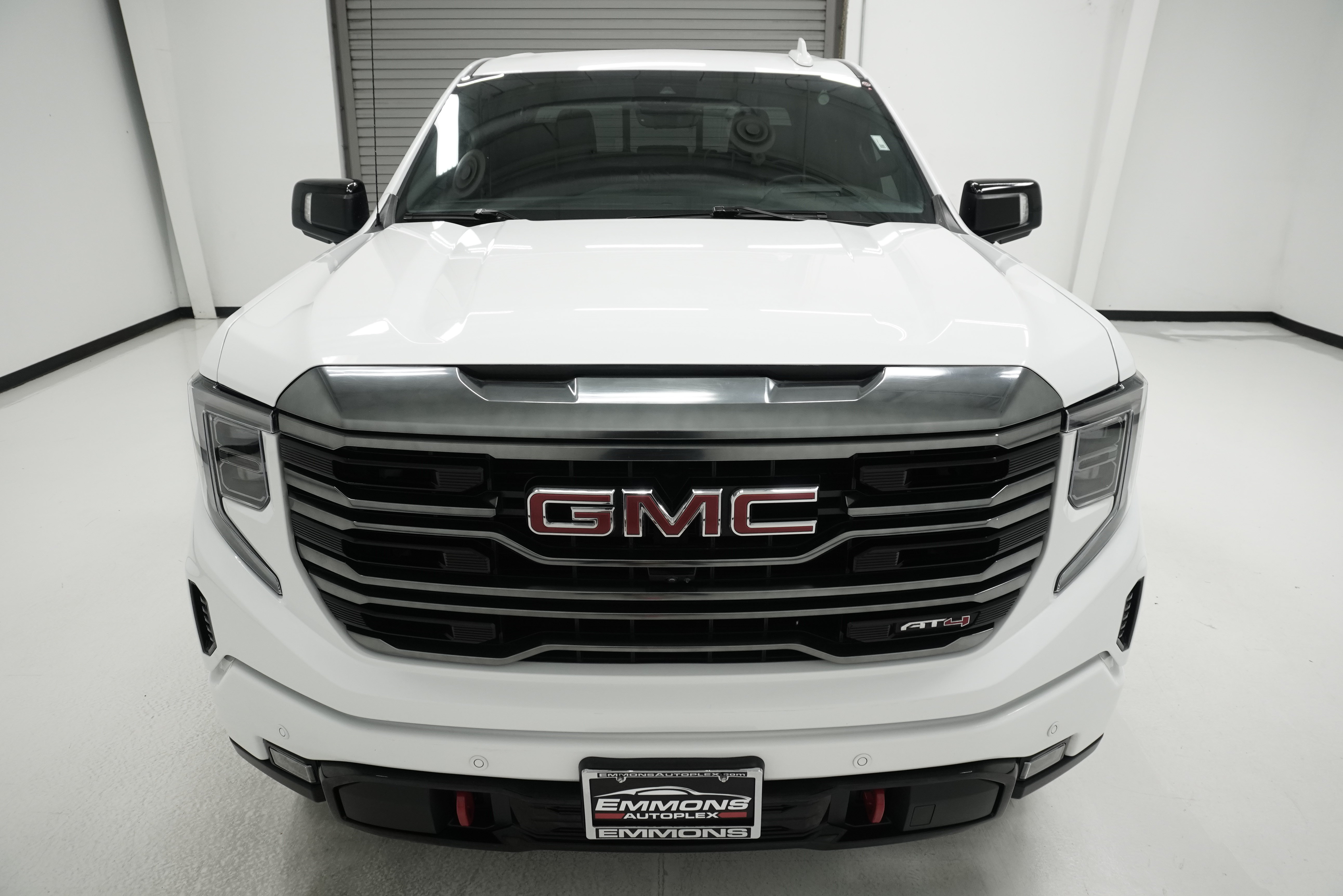 Used 2024 GMC Sierra 1500 AT4 w/ Technology Package AWD/4WD image 2