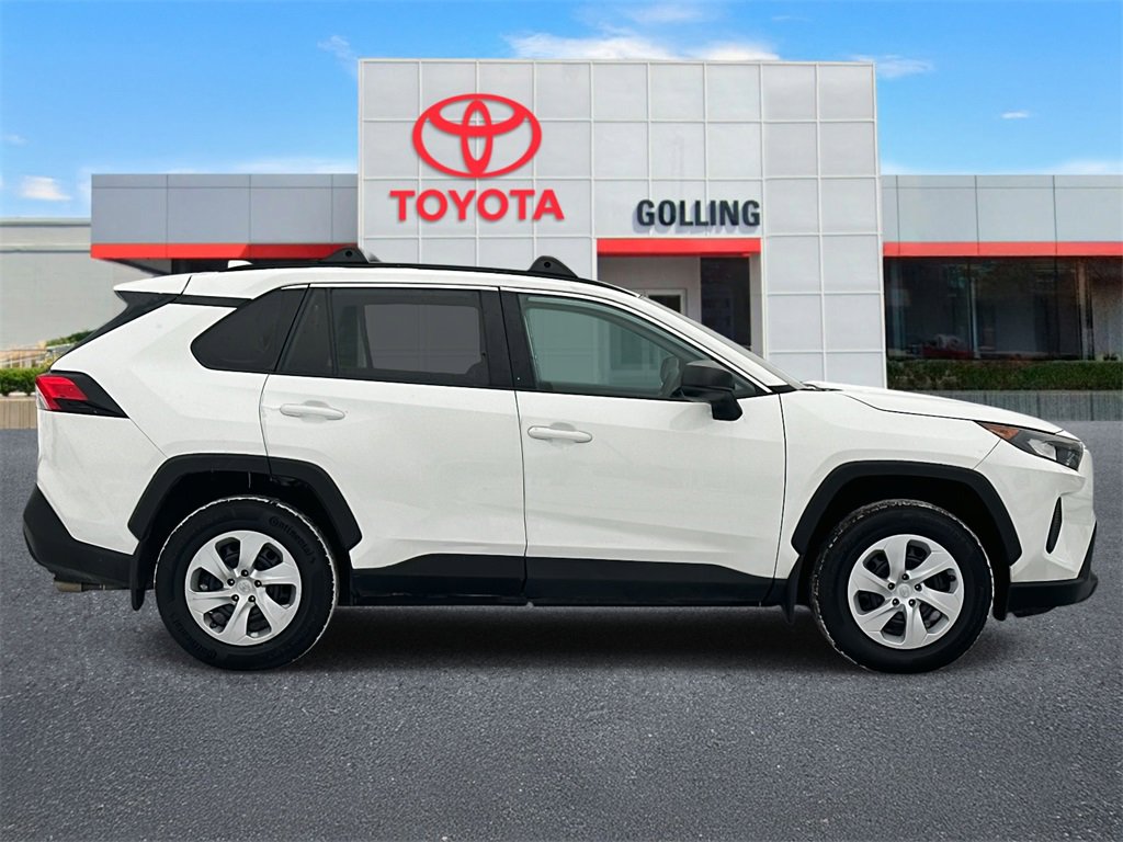 Used 2021 Toyota RAV4 LE image 6