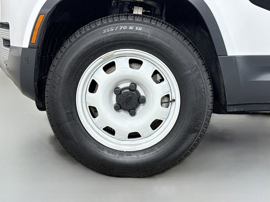 Used 2023 Land Rover Defender 110 image 29