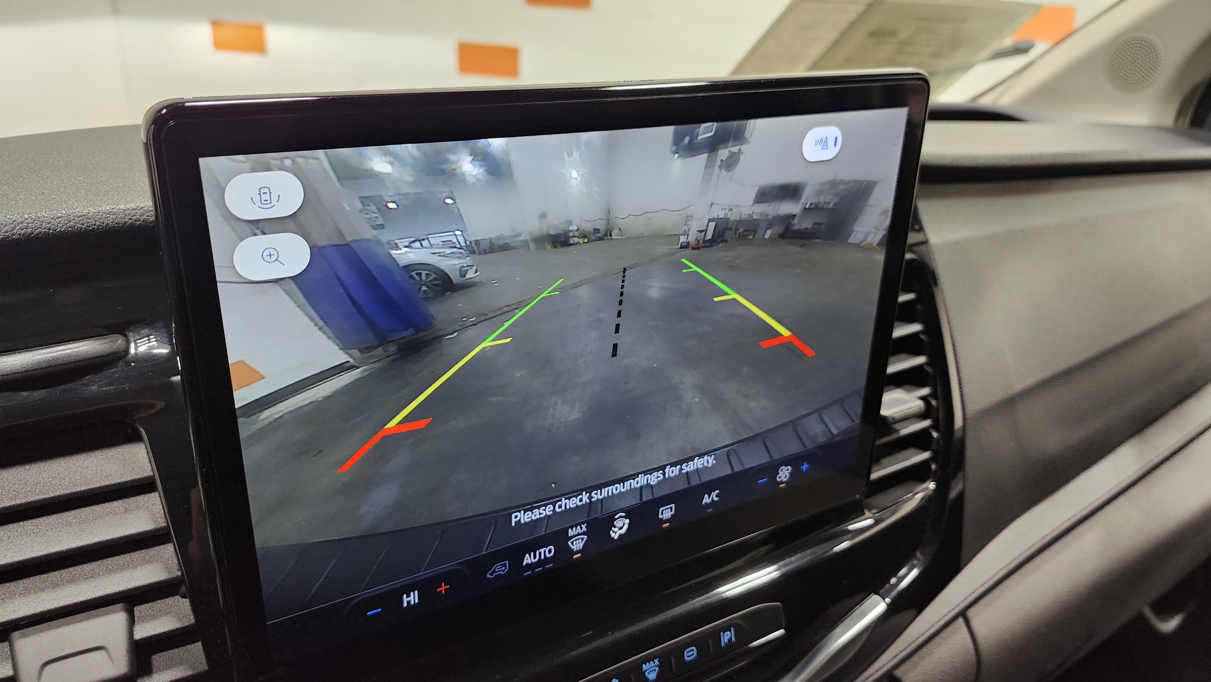 Used 2023 Ford Transit 350 XLT image 2