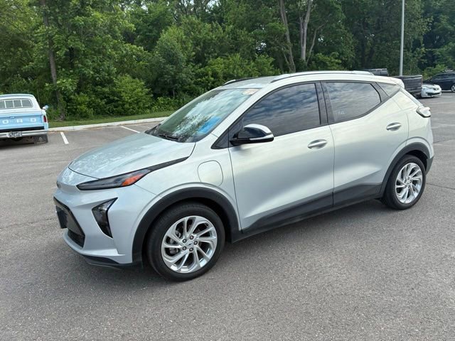 Used 2023 Chevrolet Bolt EUV LT FWD image 2