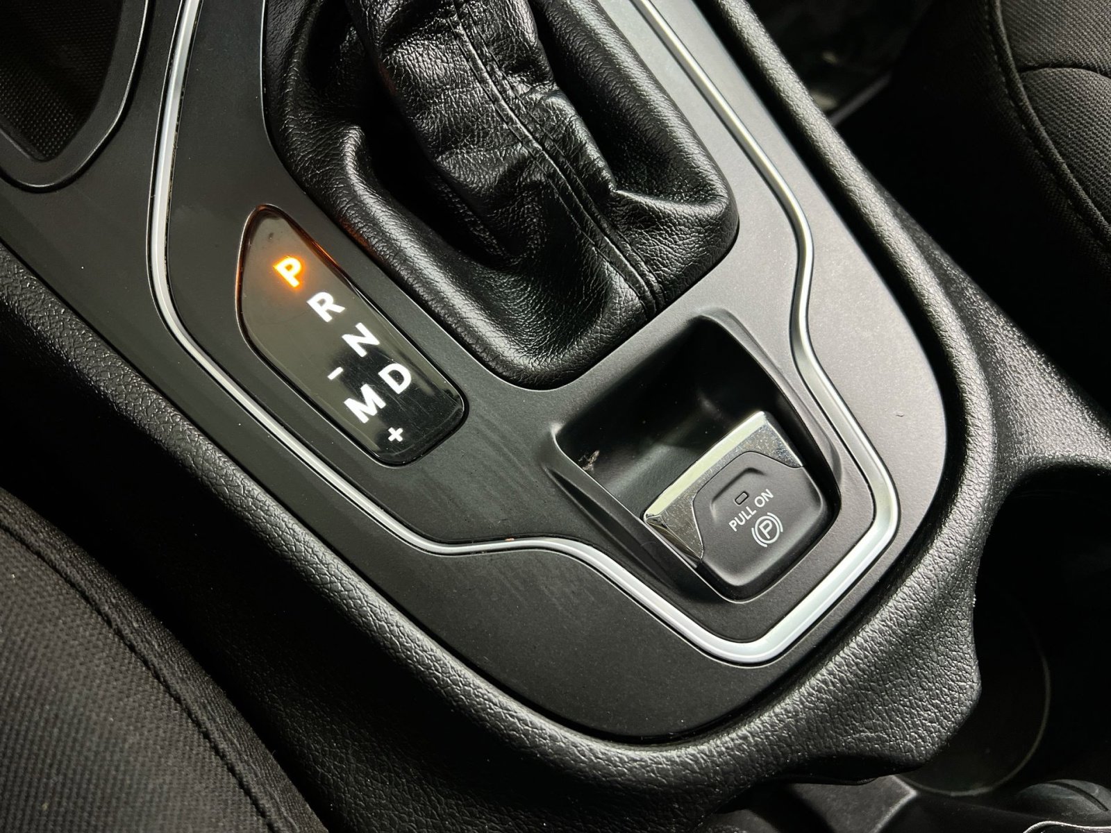 Used 2019 Jeep Cherokee Latitude w/ Popular Appearance Group image 35