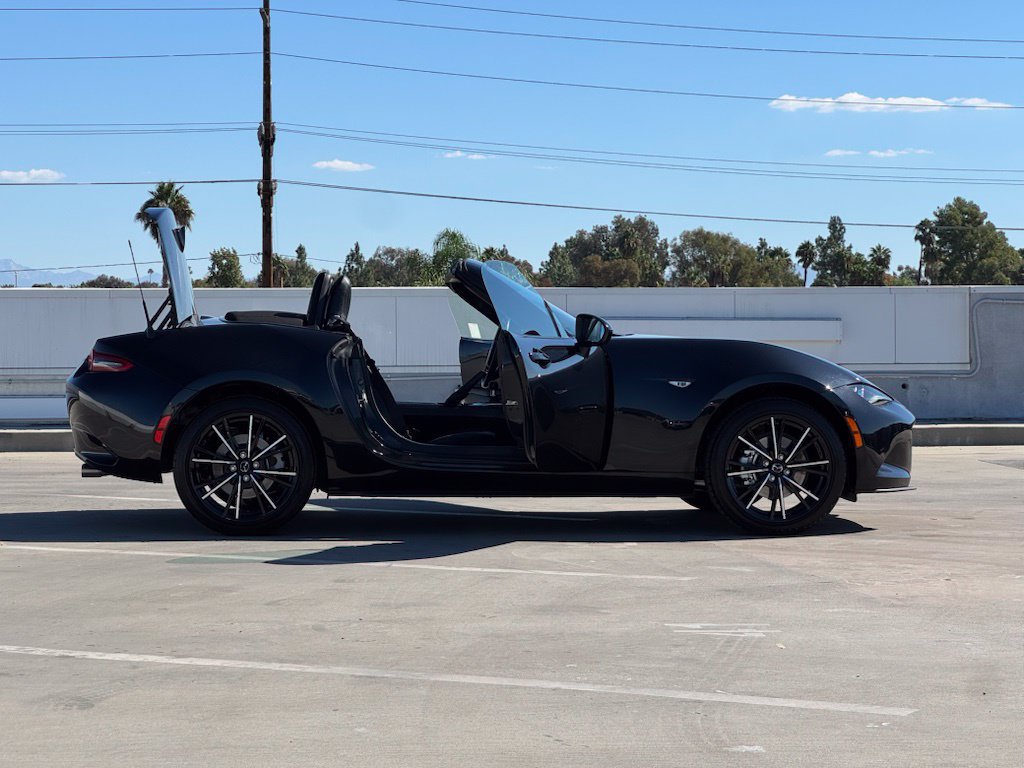 Certified 2025 MAZDA MX-5 Miata Grand Touring RWD image 28