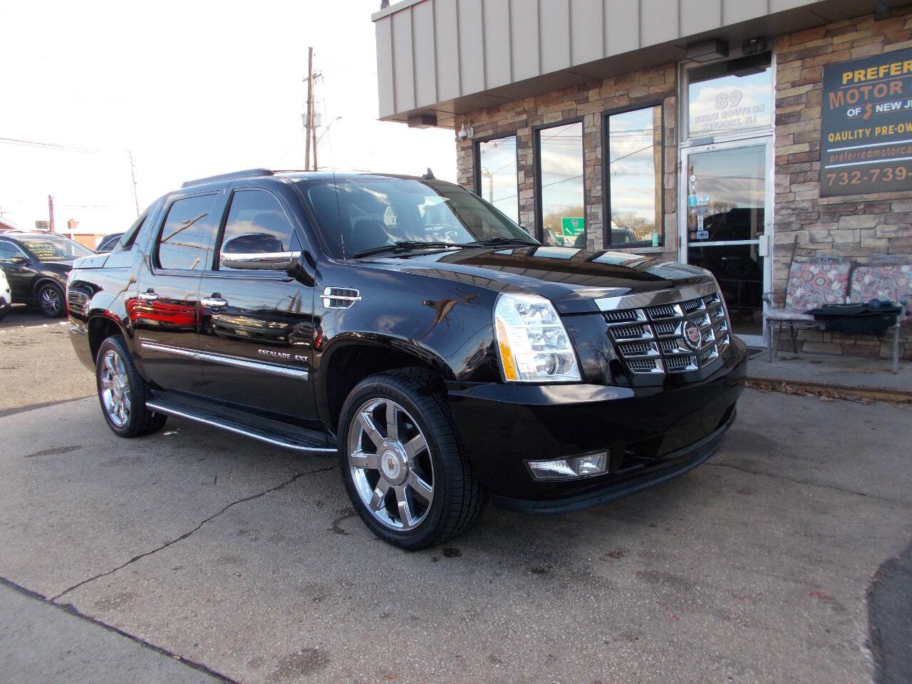 Used 2013 Cadillac Escalade EXT Luxury image 1