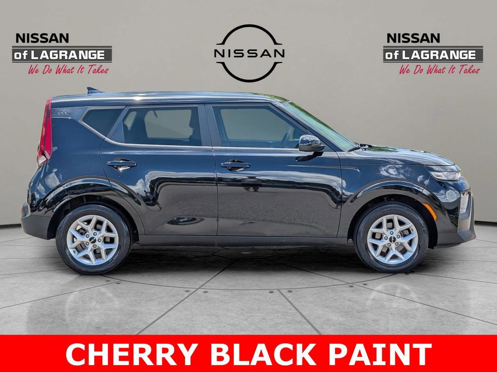 Used 2022 Kia Soul LX w/ Technology Package FWD image 4