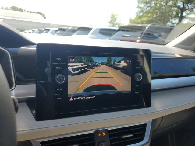 New 2026 Volkswagen Taos SE FWD image 22