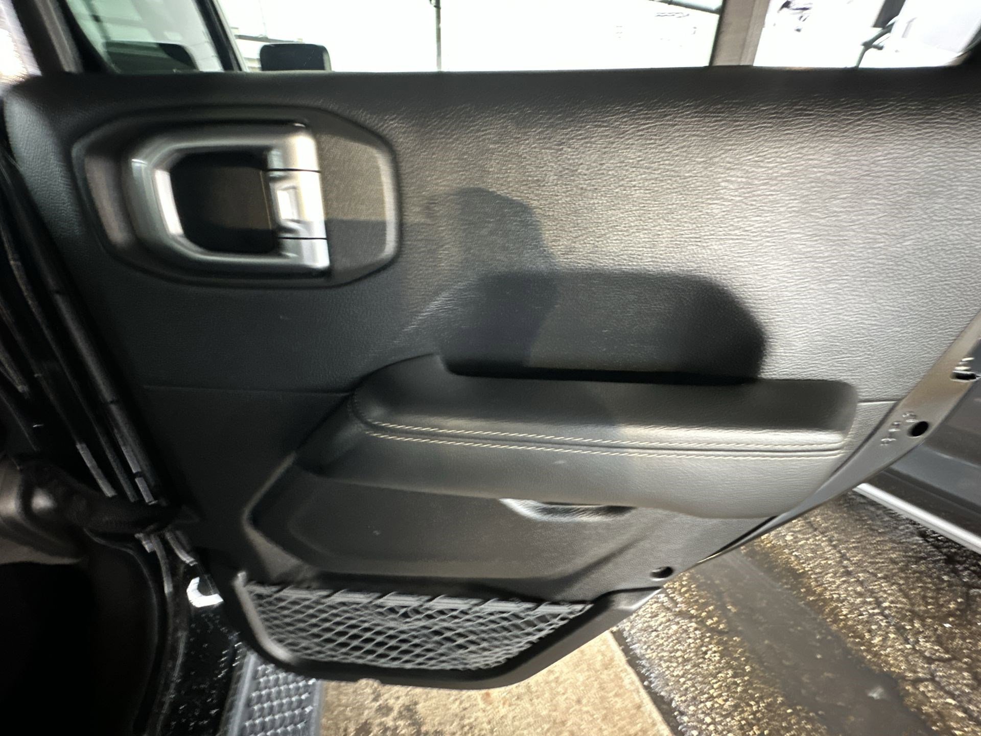 Used 2019 Jeep Wrangler Unlimited Sahara w/ Uconnect 4C Nav & Sound Group image 30