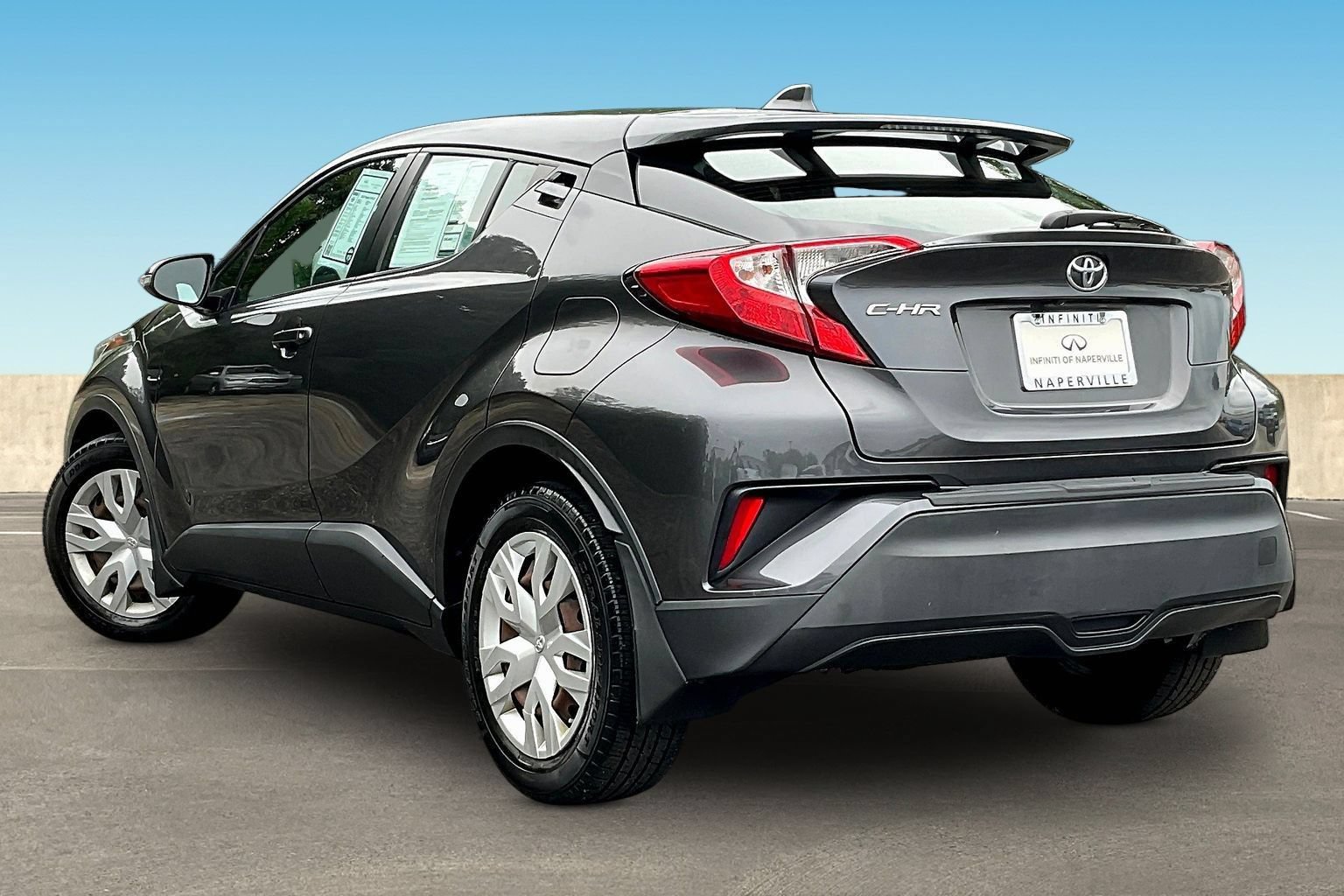 Used 2019 Toyota C-HR LE FWD image 4