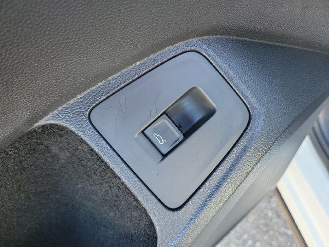 Certified 2024 Volkswagen Tiguan SEL R-Line AWD/4WD image 17