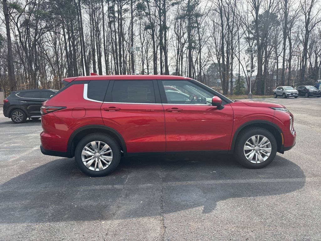 New 2026 Mitsubishi Outlander ES AWD/4WD image 4