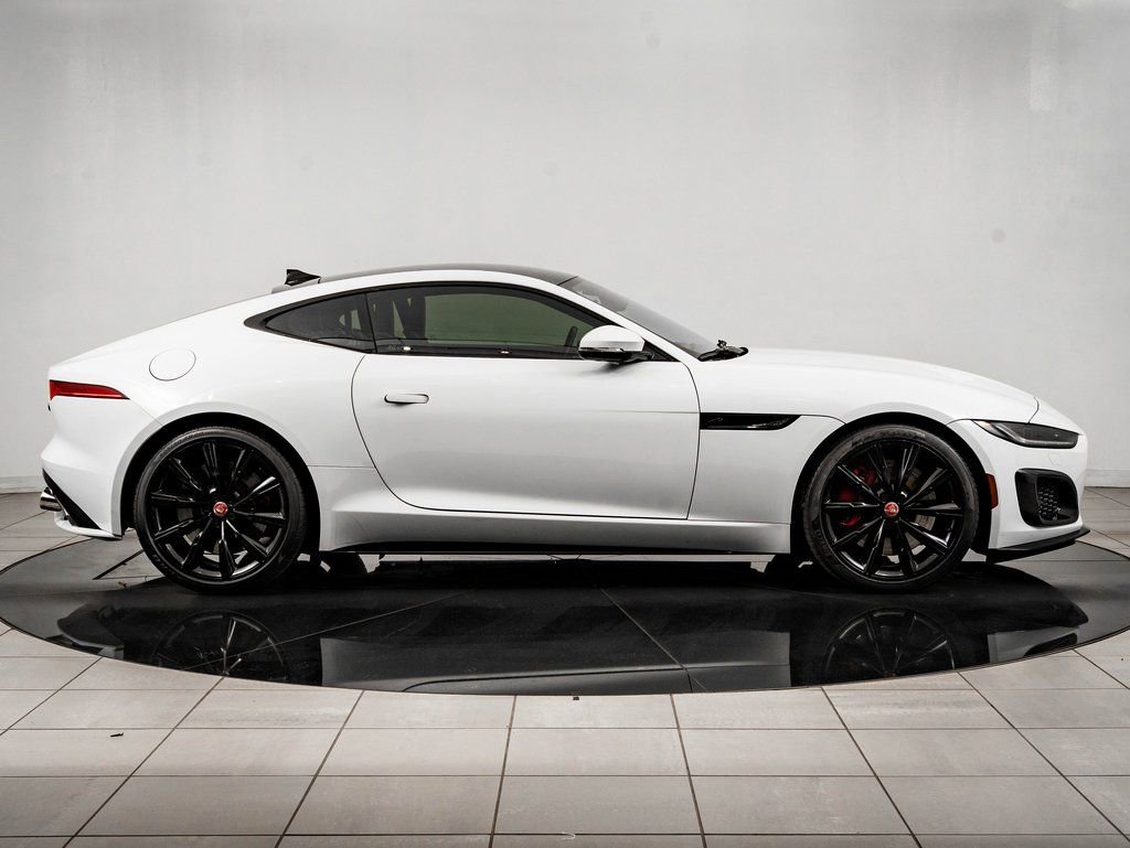 Used 2022 Jaguar F-TYPE R image 6
