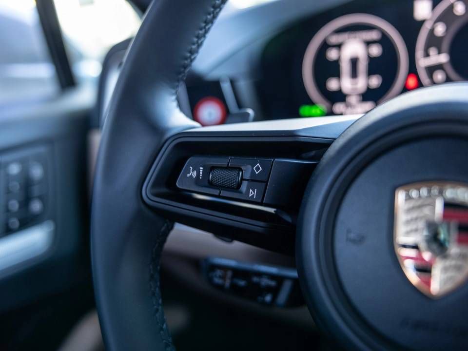 Certified 2026 Porsche Cayenne Coupe AWD/4WD image 22