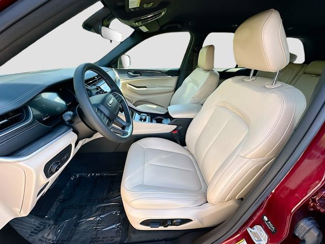 Used 2025 Jeep Grand Cherokee Limited w/ MOPAR Finishing Package AWD/4WD image 22