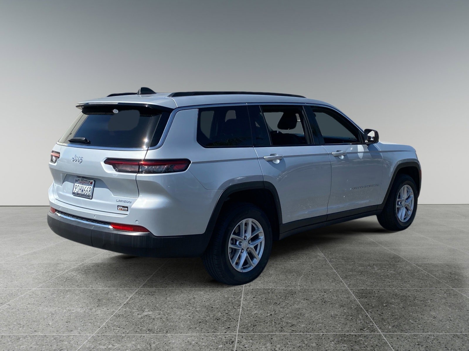Used 2024 Jeep Grand Cherokee L Laredo RWD image 5