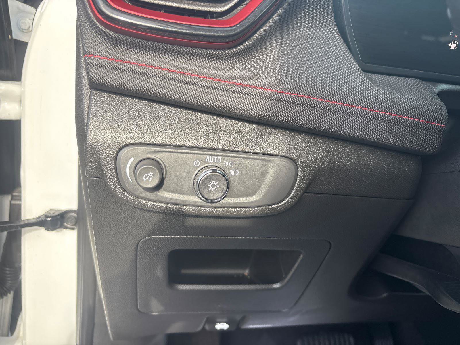 Used 2024 Chevrolet TrailBlazer RS w/ Convenience Package image 19