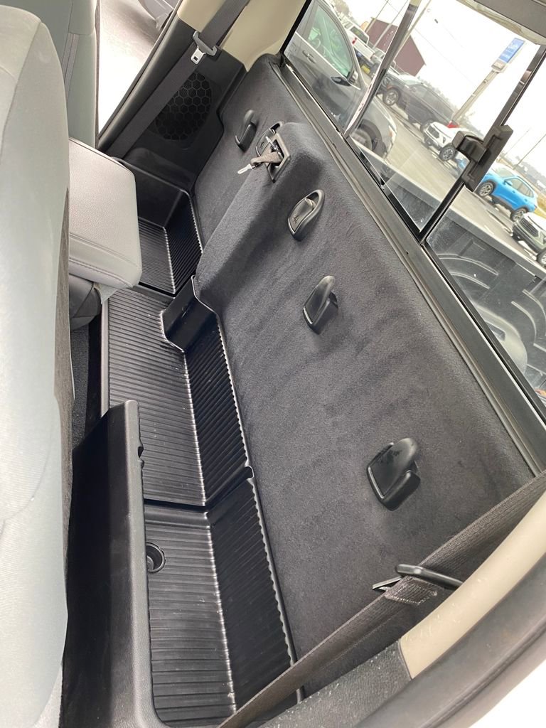 Used 2020 RAM 1500 Classic SLT image 28