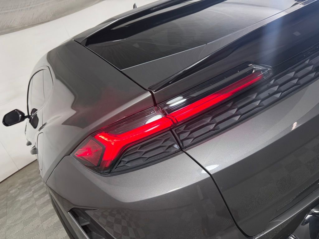 Used 2025 Lamborghini Urus SE image 8