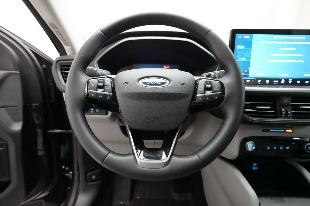 Used 2023 Ford Escape Active w/ Tech Pack #1 AWD/4WD image 4