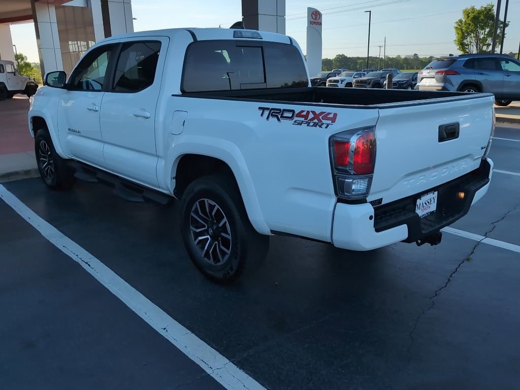 Used 2022 Toyota Tacoma TRD Sport w/ Technology Package image 3