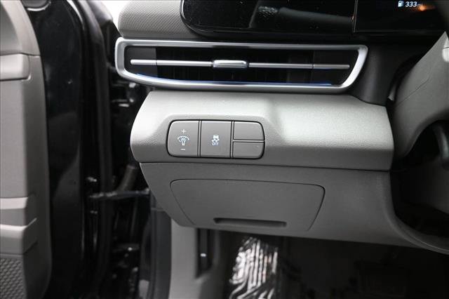 Used 2024 Hyundai Elantra SEL FWD image 19