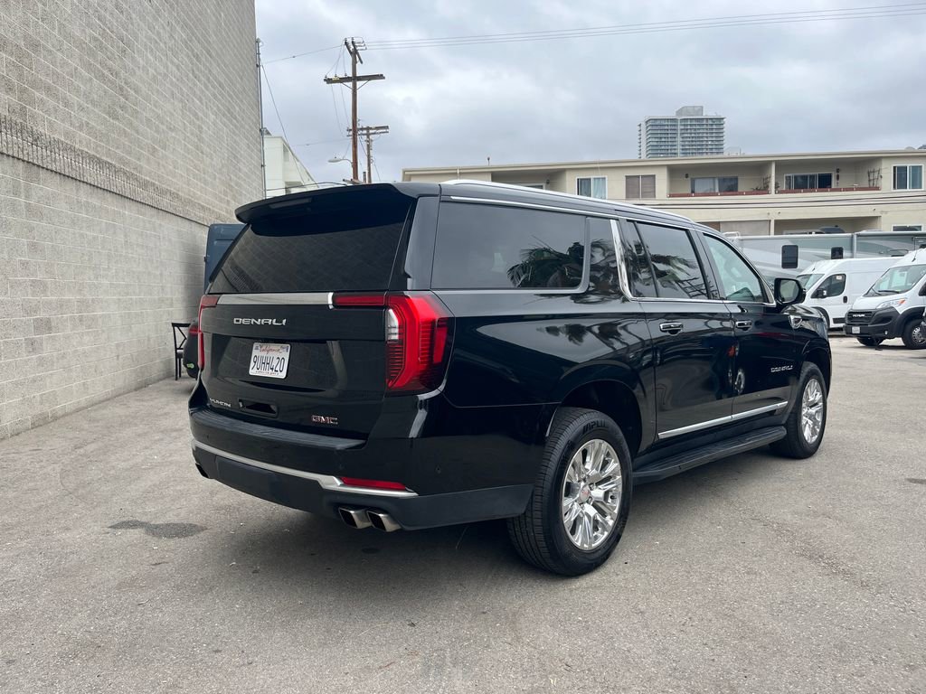 Used 2025 GMC Yukon XL Denali AWD/4WD image 5