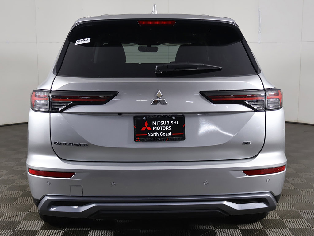 New 2026 Mitsubishi Outlander SE FWD image 14